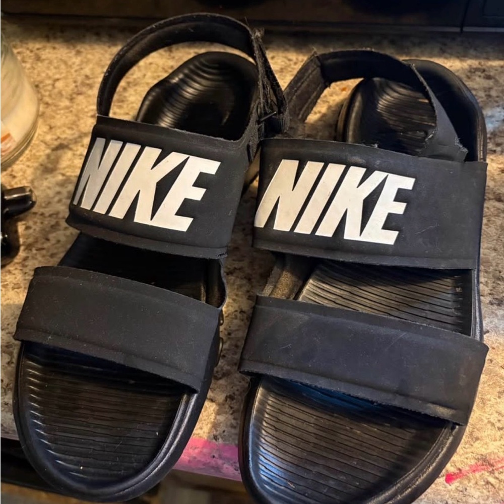 Nike Tanjun sandals